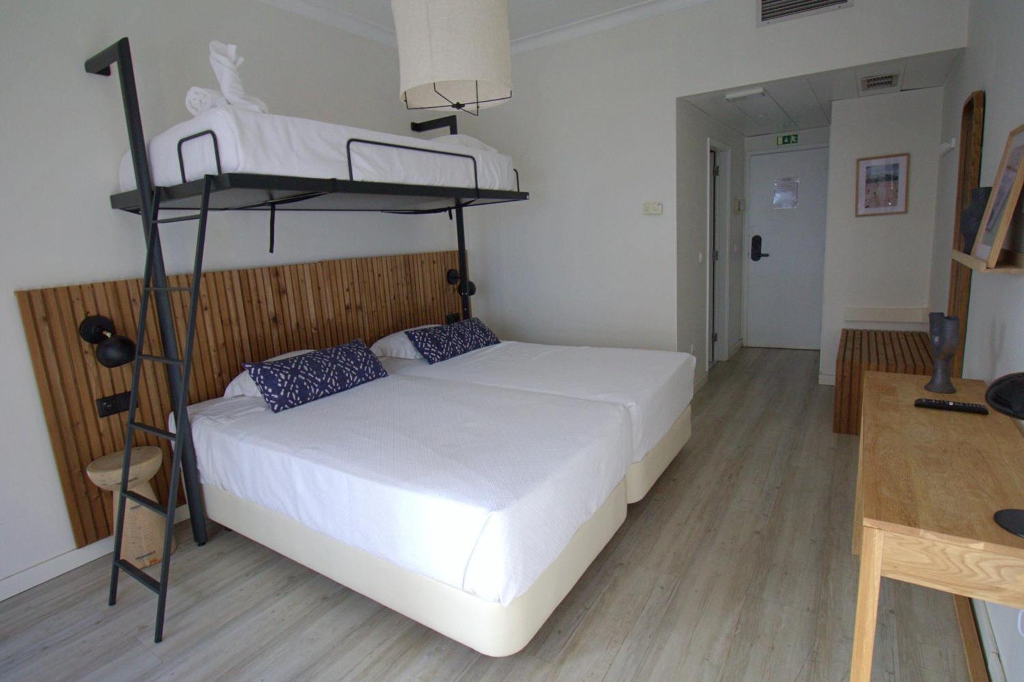 Wot Costa Da Caparica Hotel Ngoại thất bức ảnh